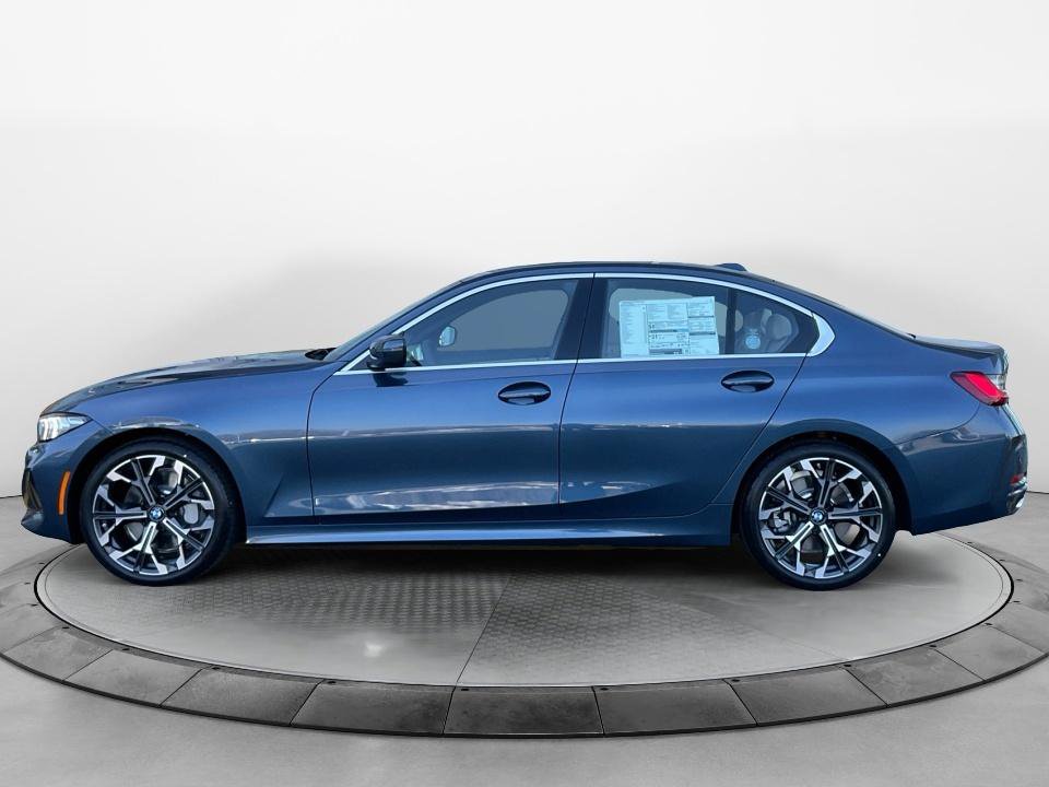 Used 2026 BMW 330i Sedan w/ Premium Package RWD image 4