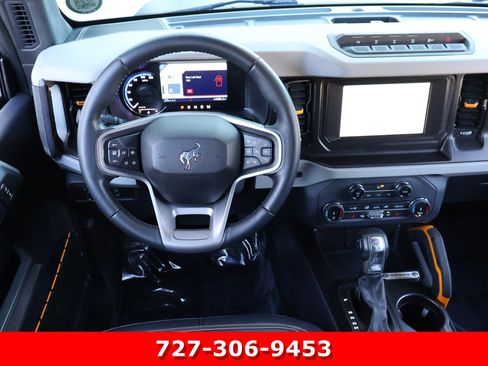 Used 2022 Ford Bronco Badlands w/ Sasquatch Package image 17