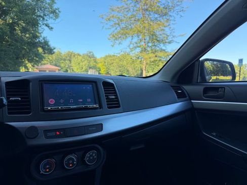 Used 2010 Mitsubishi Lancer ES FWD image 10