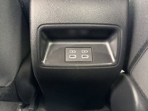 Used 2023 Toyota Corolla LE image 28