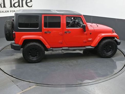 Used 2015 Jeep Wrangler Unlimited Sahara AWD/4WD image 38