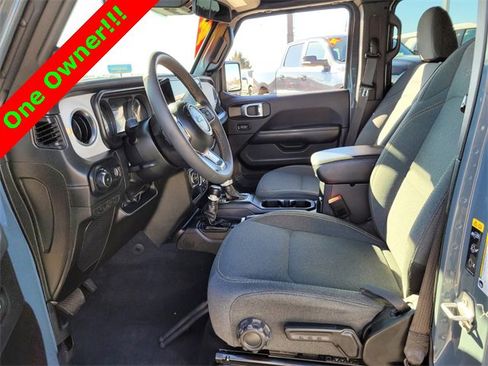 Used 2024 Jeep Wrangler Sahara image 5