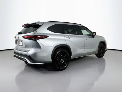 Certified 2025 Toyota Highlander XSE AWD/4WD image 7