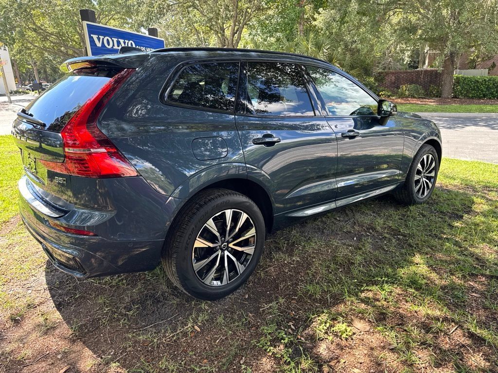 Certified 2024 Volvo XC60 B5 Plus w/ Protection Package Premier AWD/4WD image 6