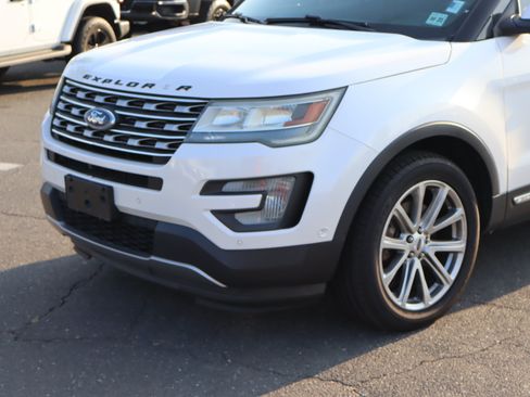 Used 2016 Ford Explorer Limited w/ Equipment Group 301A AWD/4WD image 18