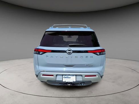 Certified 2025 Nissan Pathfinder Platinum AWD/4WD image 8
