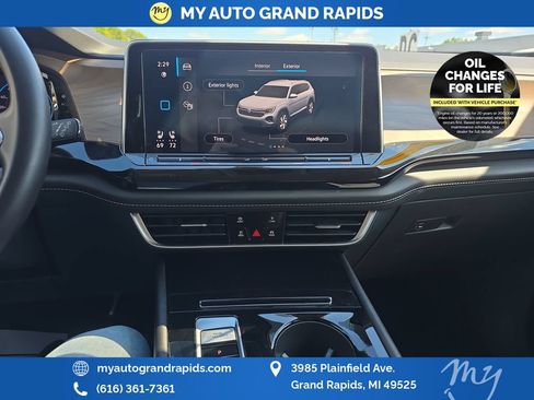 Used 2025 Volkswagen Atlas SE AWD/4WD image 20