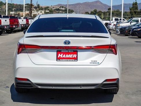 Used 2021 Toyota Avalon XSE image 6