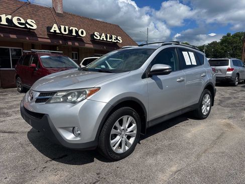 Used 2015 Toyota RAV4 Limited w/ Technology Package AWD/4WD image 3