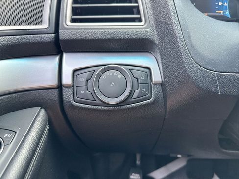 Used 2016 Ford Explorer XLT w/ Equipment Group 202A image 17