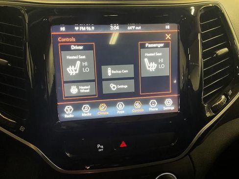 Used 2020 Jeep Cherokee Limited image 24