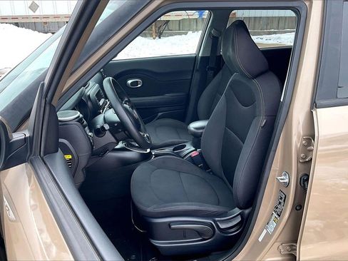 Used 2015 Kia Soul Base image 24