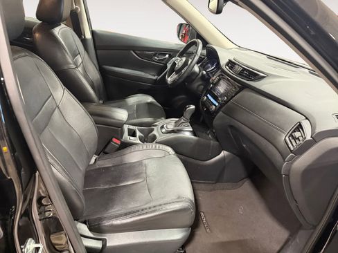 Used 2018 Nissan Rogue SL image 16