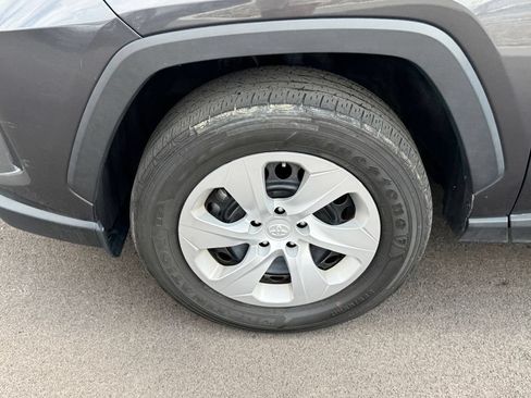 Used 2024 Toyota RAV4 LE AWD/4WD image 19