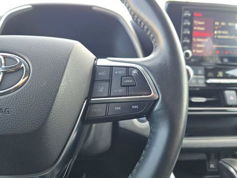 Used 2021 Toyota Highlander XSE FWD image 32