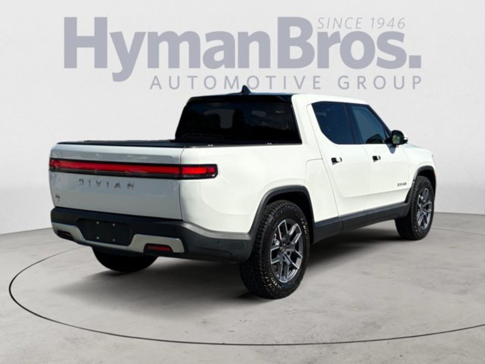 Used 2023 Rivian R1T Adventure Dual AWD/4WD image 3