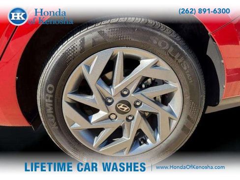 Used 2024 Hyundai Elantra Blue image 29