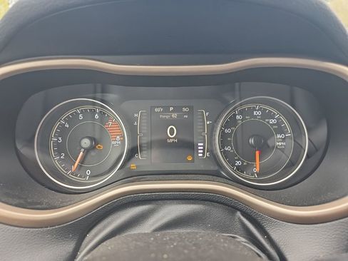 Used 2016 Jeep Cherokee Latitude w/ Cold Weather Group image 21