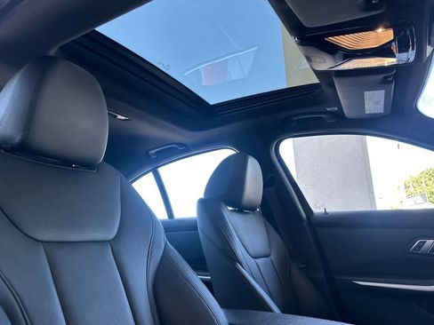 Used 2019 BMW 330i Sedan w/ Convenience Package RWD image 17