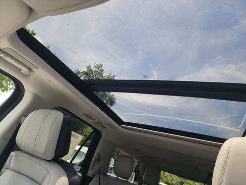 New 2026 Lincoln Navigator L Reserve AWD/4WD image 18