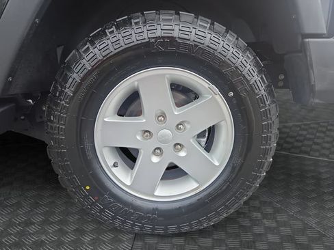 Used 2016 Jeep Wrangler Unlimited Sport w/ Connectivity Group AWD/4WD image 30
