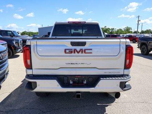 Used 2023 GMC Sierra 2500 Denali w/ Denali Ultimate Package AWD/4WD image 4