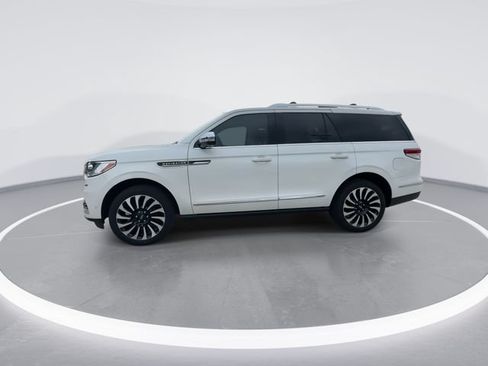 Certified 2024 Lincoln Navigator Black Label AWD/4WD image 4