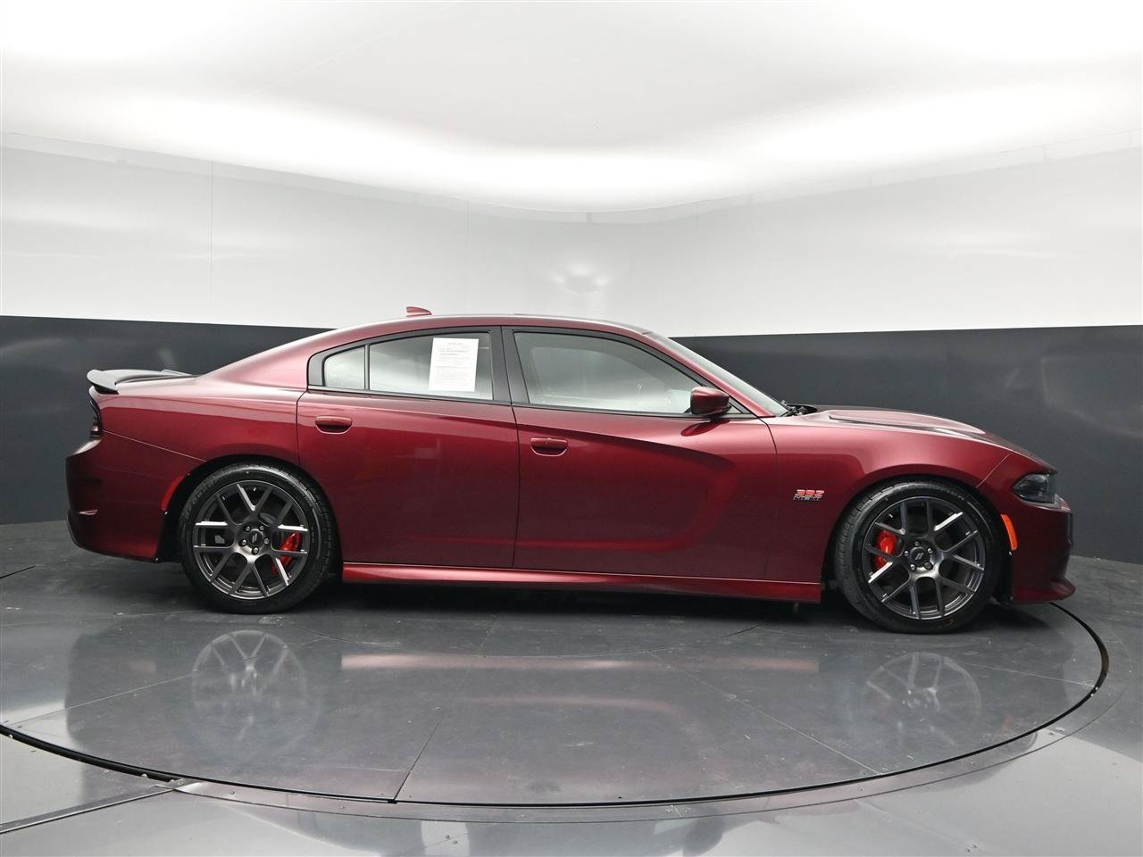 Used 2017 Dodge Charger R/T Scat Pack w/ Technology Group RWD image 4