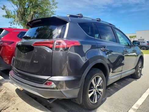 Used 2018 Toyota RAV4 XLE FWD image 6