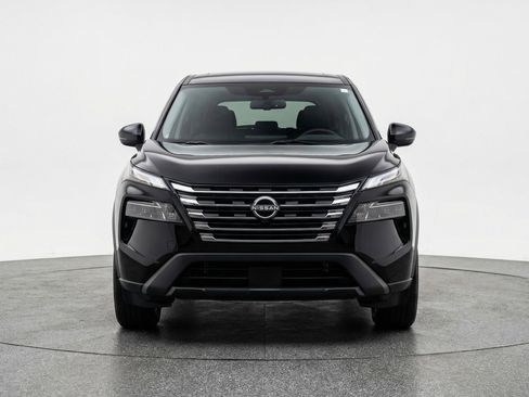 Used 2025 Nissan Rogue SV image 2