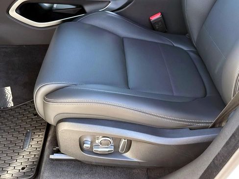 New 2025 Jaguar F-PACE R-Dynamic S image 16