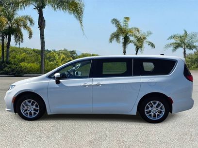Used 2023 Chrysler Pacifica Touring-L