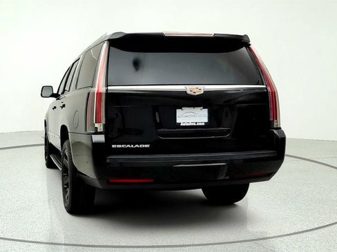 Used 2020 Cadillac Escalade 2WD image 6