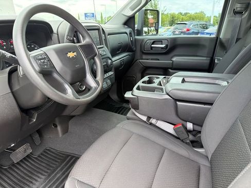 Used 2025 Chevrolet Silverado 2500 Custom RWD image 17