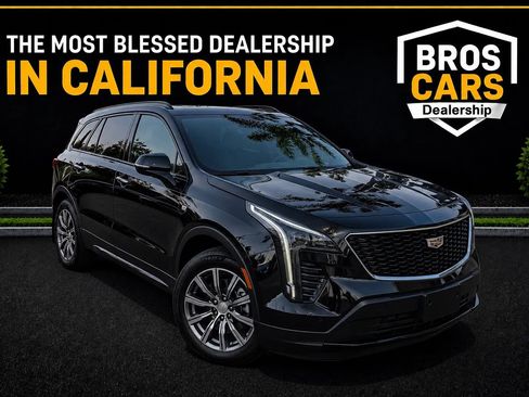 Used 2019 Cadillac XT4 Sport w/ Cold Weather Package FWD image 1