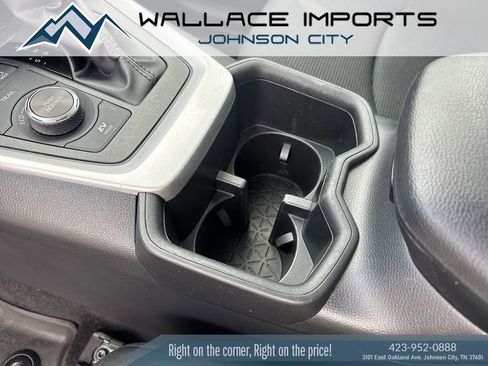 Used 2024 Toyota RAV4 LE AWD/4WD image 18