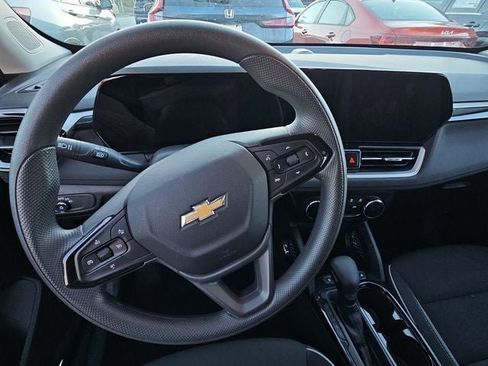 Used 2025 Chevrolet TrailBlazer LT image 17