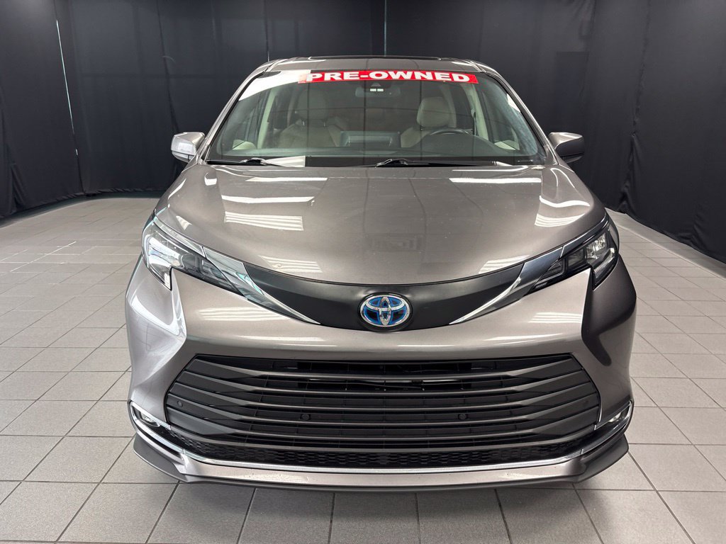 Used 2024 Toyota Sienna XLE FWD image 10