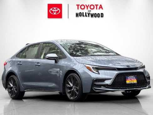 New 2026 Toyota Corolla SE image 2