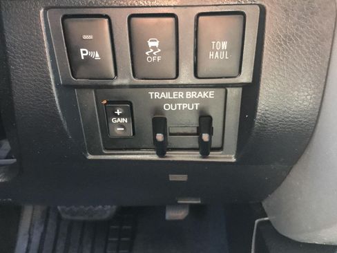 Used 2018 Toyota Tundra Limited w/ Limited Premium Package AWD/4WD image 30