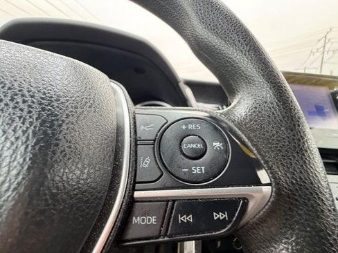 Used 2021 Toyota Camry LE AWD/4WD image 23