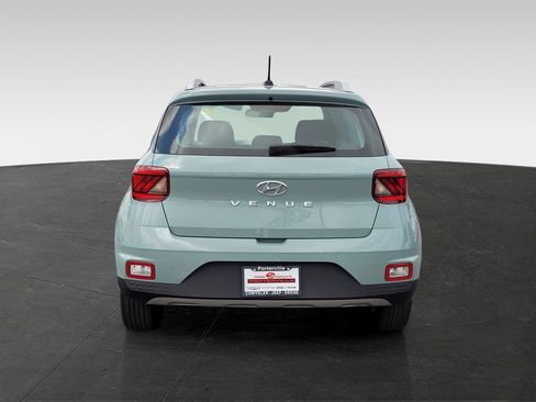 Used 2025 Hyundai Venue SEL FWD image 5