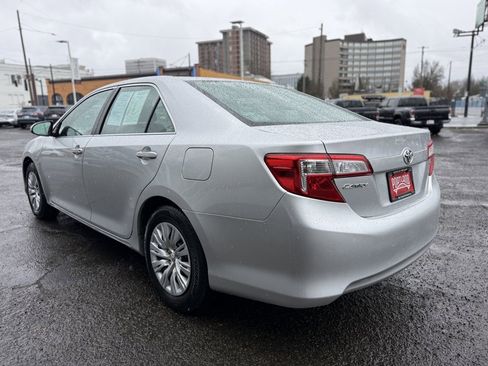 Used 2013 Toyota Camry LE image 5