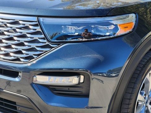 Used 2023 Ford Explorer Platinum w/ Premium Technology Package image 17