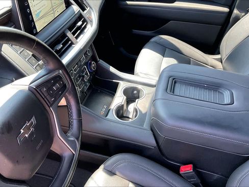 Used 2023 Chevrolet Tahoe Z71 w/ Luxury Package AWD/4WD image 17