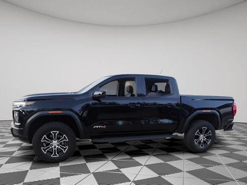 Used 2024 GMC Canyon AT4 w/ Technology Package AWD/4WD image 4
