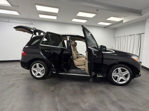 Used 2013 Mercedes-Benz ML 550 4MATIC image 27