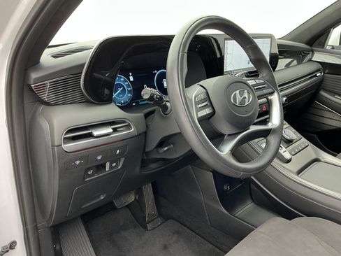 Used 2025 Hyundai Palisade Calligraphy image 13