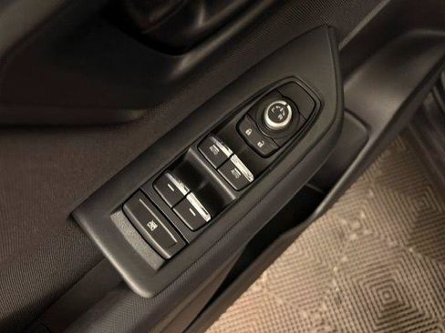 Used 2025 Subaru Forester Premium AWD/4WD image 7