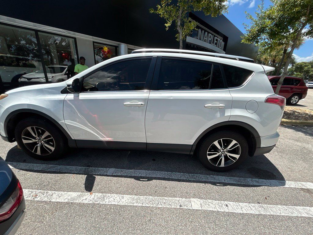 Used 2016 Toyota RAV4 XLE FWD image 2